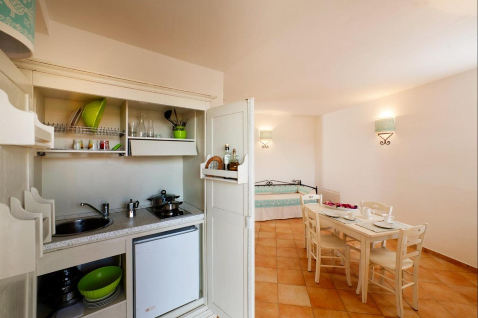 Residence Baia Dei Mirti Vignola Mare Экстерьер фото