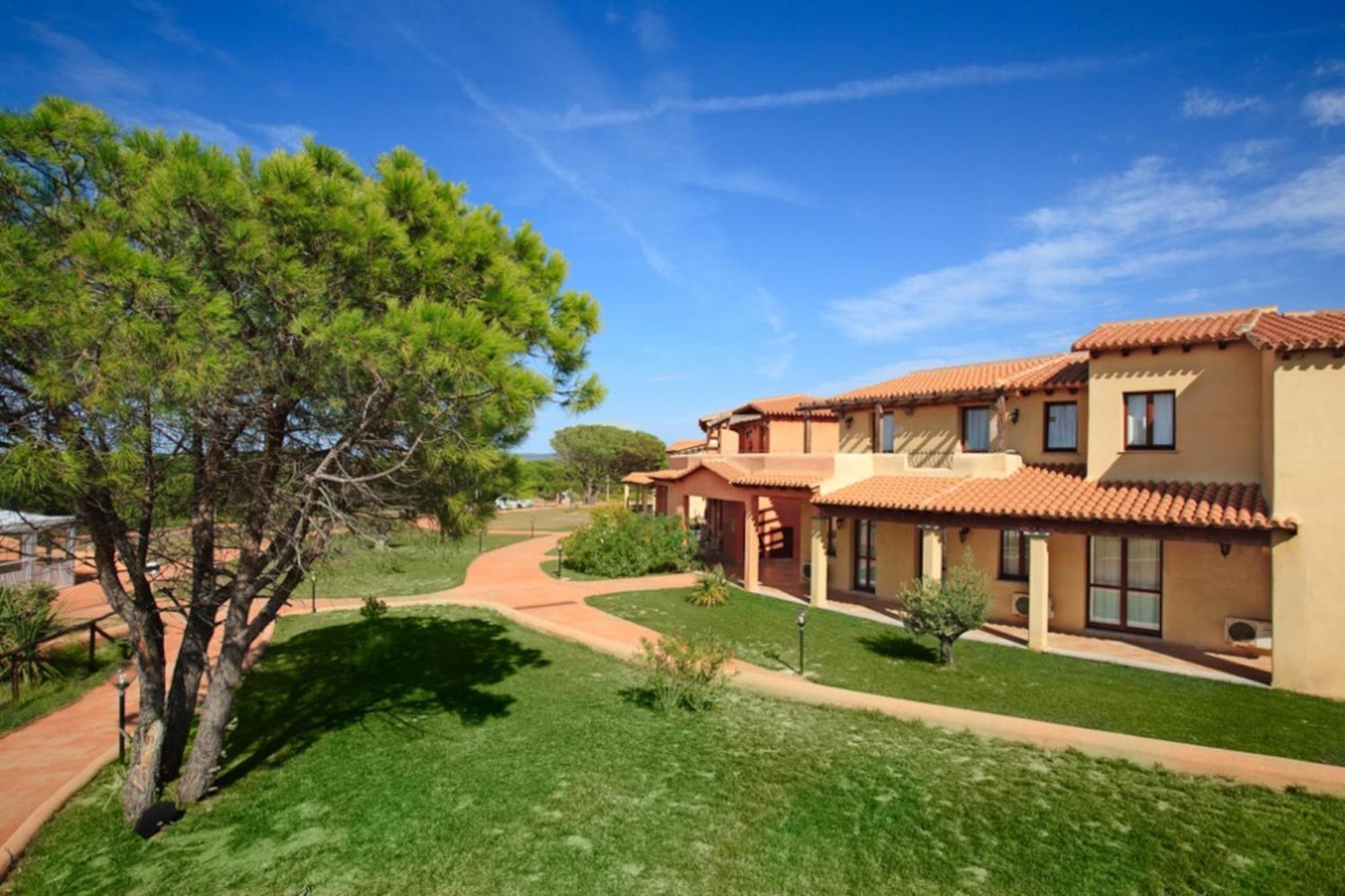 Residence Baia Dei Mirti Vignola Mare Экстерьер фото