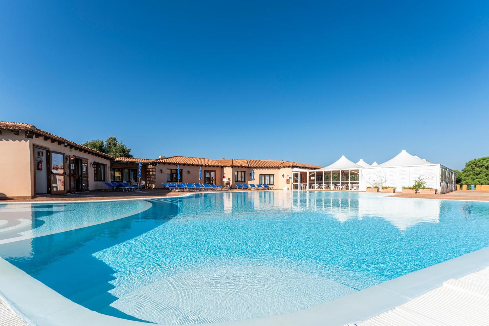 Residence Baia Dei Mirti Vignola Mare Экстерьер фото