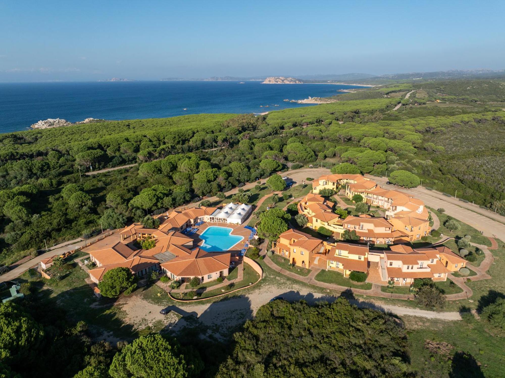 Residence Baia Dei Mirti Vignola Mare Экстерьер фото