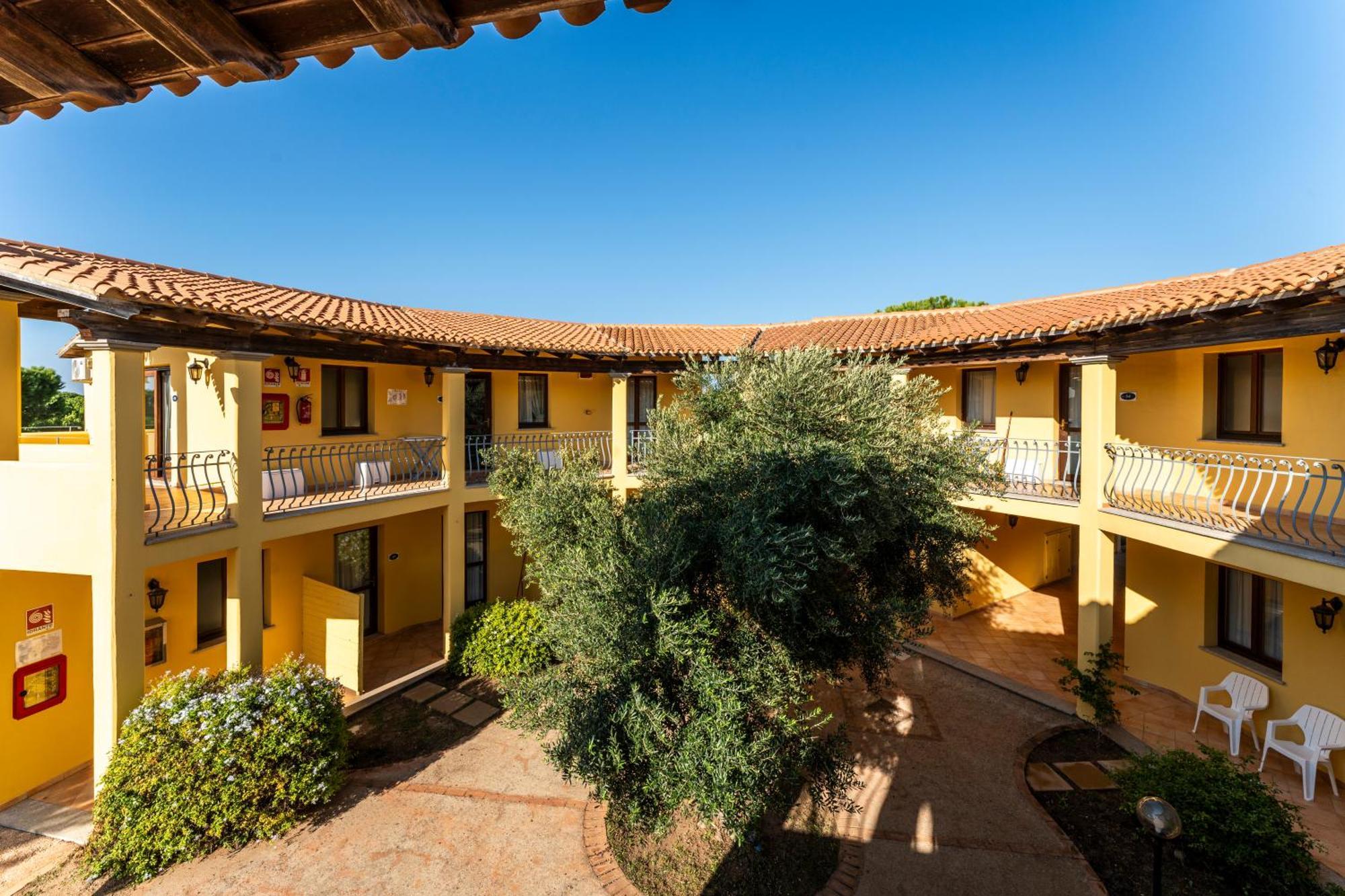 Residence Baia Dei Mirti Vignola Mare Экстерьер фото