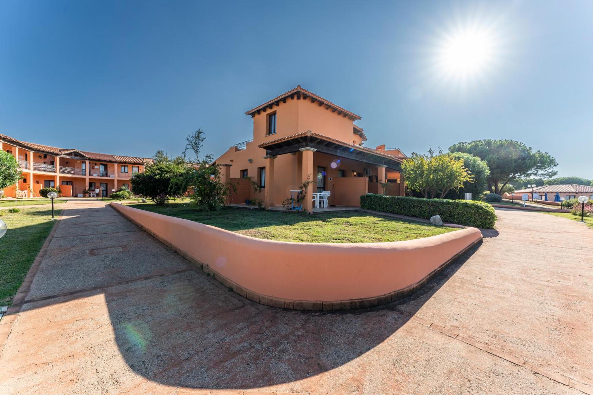 Residence Baia Dei Mirti Vignola Mare Экстерьер фото